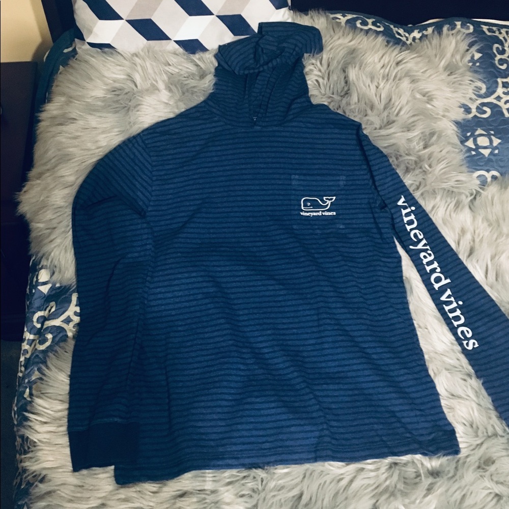 Blue hooded Vineyard Vines long sleeve shirt- (16)
